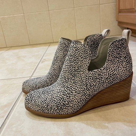 Toms Shoes - Tom’s wedges size 10